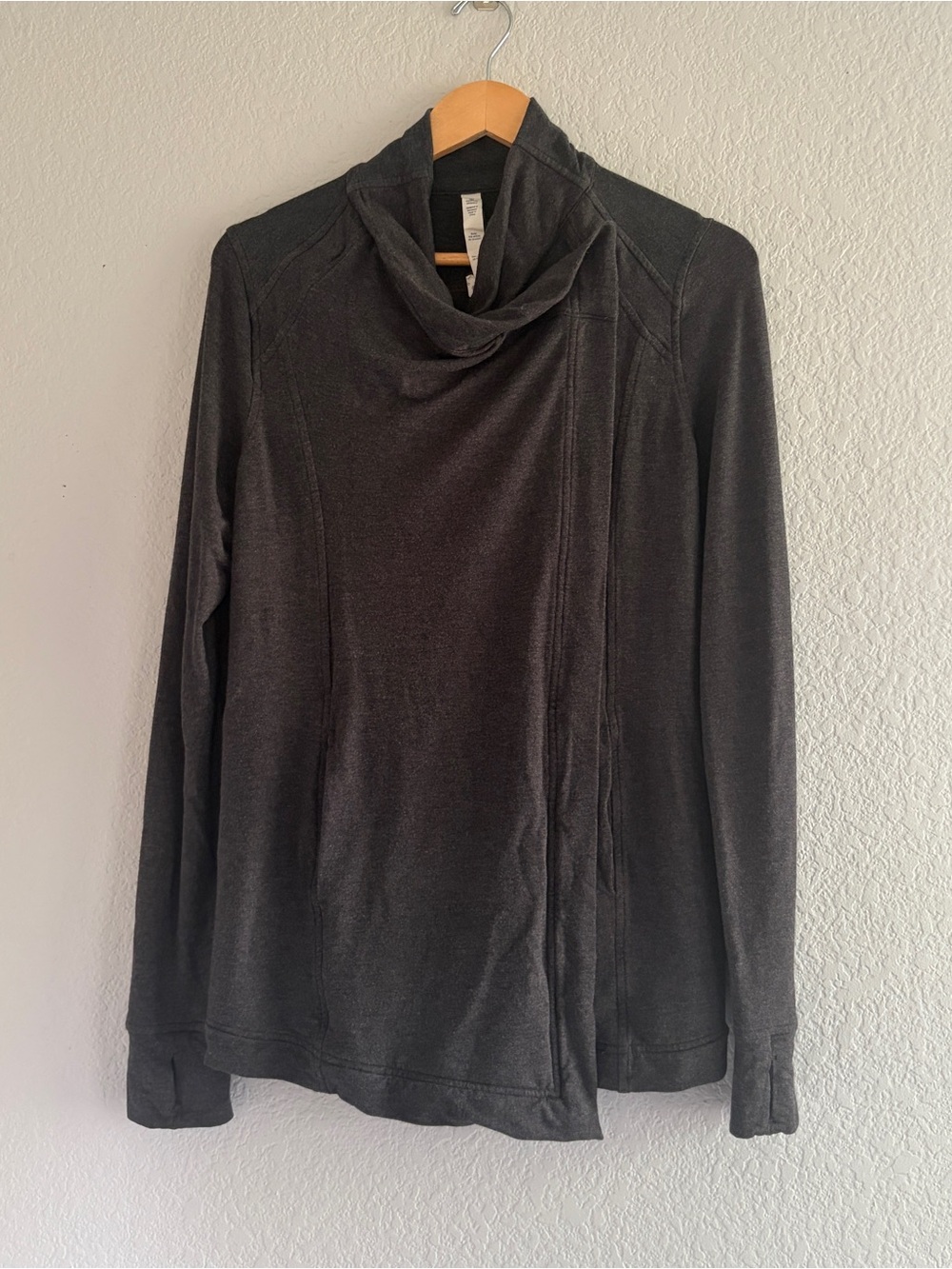 Lululemon coast wrap heather mod black Jacket Women’s Size 8 Dark Gray